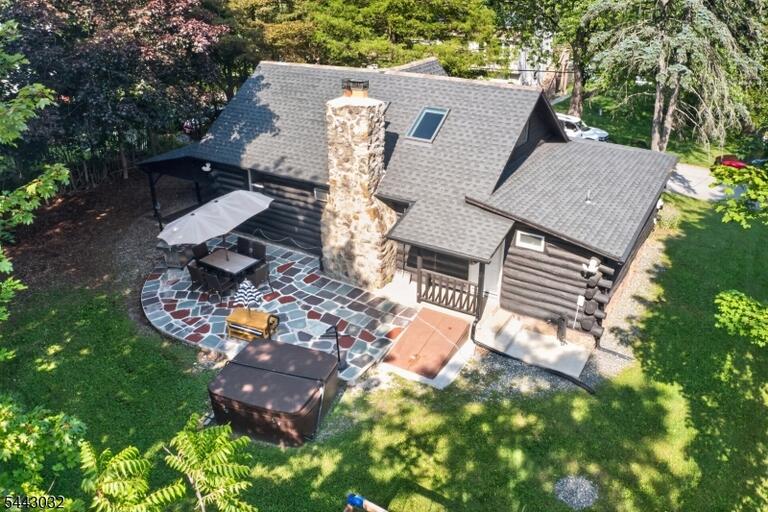 Property listing MLS 4038880 photo 4
