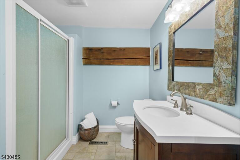 Property listing MLS 4038903 photo 10