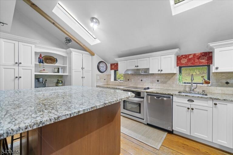Property listing MLS 4038903 photo 6