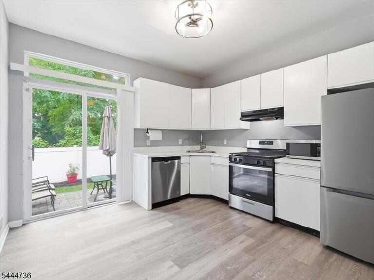 Property listing MLS 4038968 photo 1