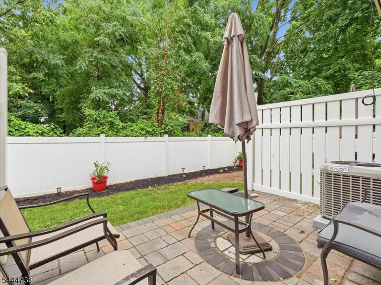 Property listing MLS 4038968 photo 19