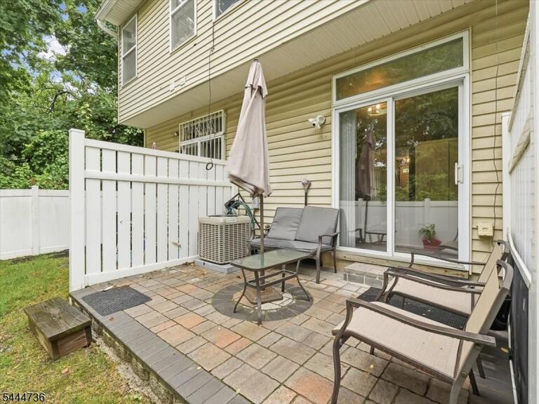 Property listing MLS 4038968 photo 21