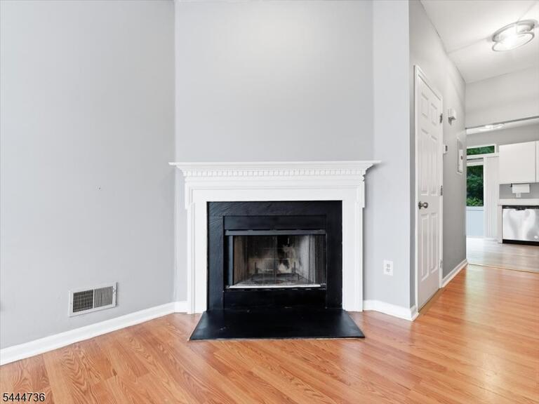 Property listing MLS 4038968 photo 7