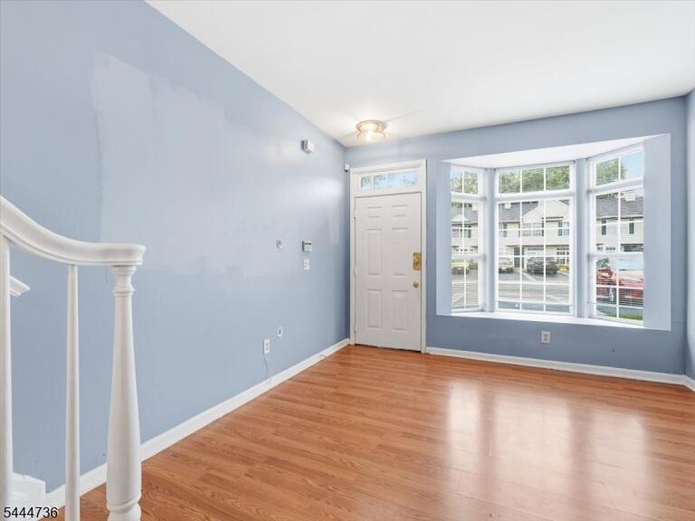 Property listing MLS 4038968 photo 8