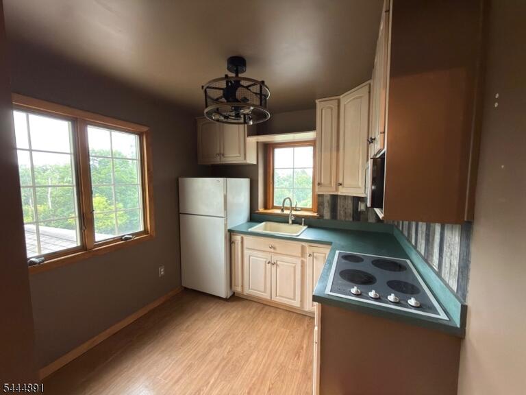Property listing MLS 4038996 photo 6
