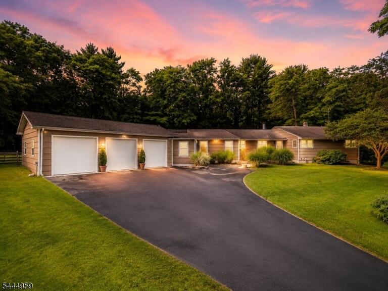 Property listing MLS 4039058 photo 1