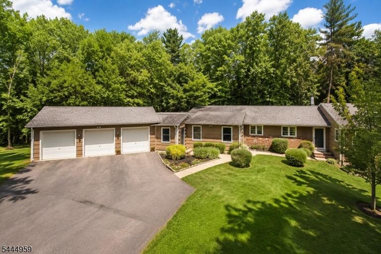 Property listing MLS 4039058 photo 3