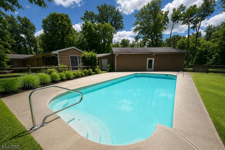 Property listing MLS 4039058 photo 37