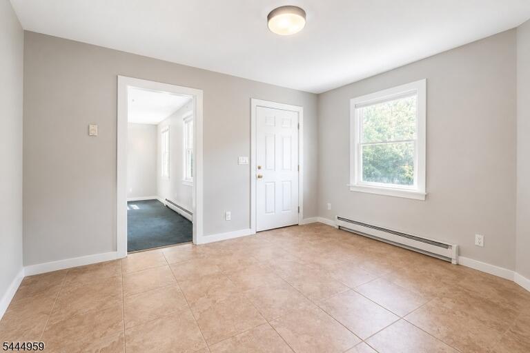 Property listing MLS 4039058 photo 9