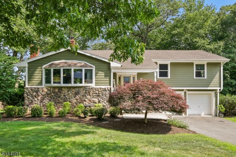 Property listing MLS 4039095 photo 1