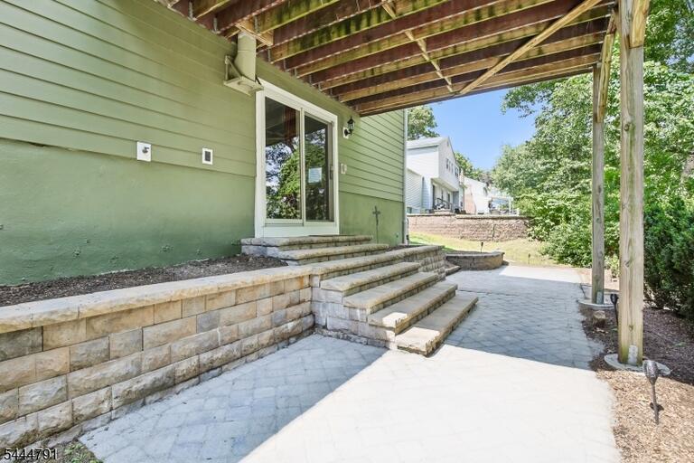 Property listing MLS 4039095 photo 34