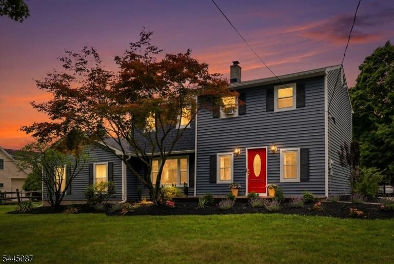 Property listing MLS 4039170 photo 1
