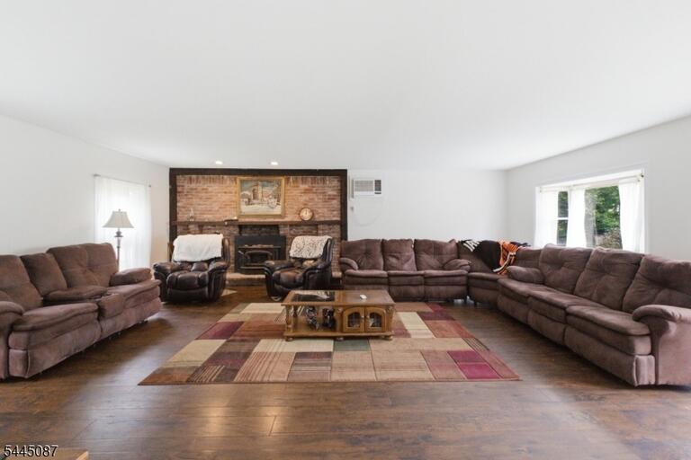 Property listing MLS 4039170 photo 23