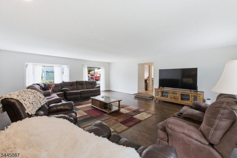 Property listing MLS 4039170 photo 26
