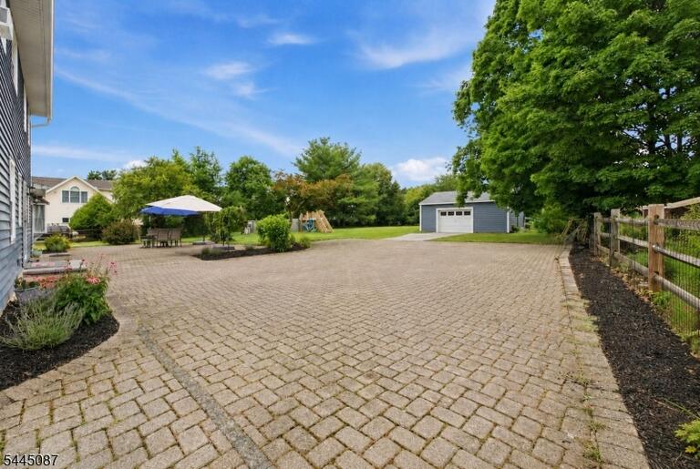 Property listing MLS 4039170 photo 40