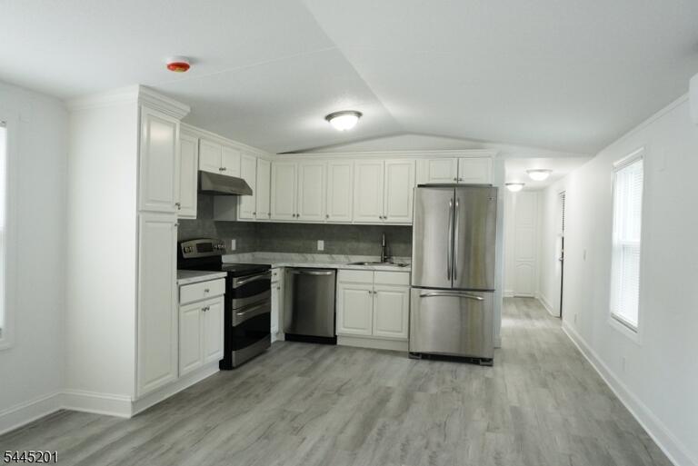 Property listing MLS 4039286 photo 3
