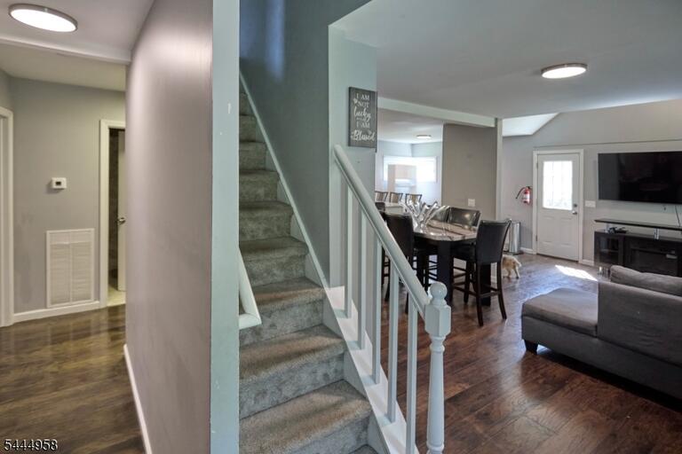 Property listing MLS 4039287 photo 11