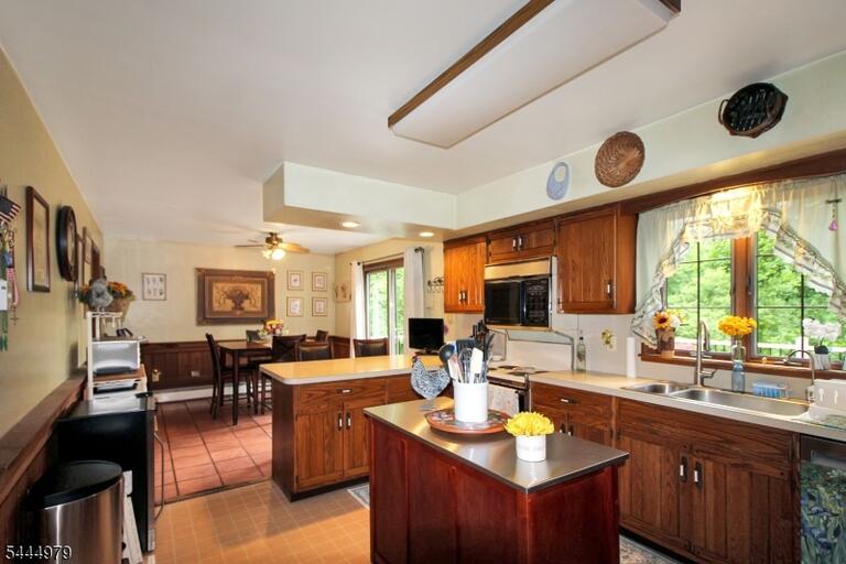Property listing MLS 4039289 photo 4
