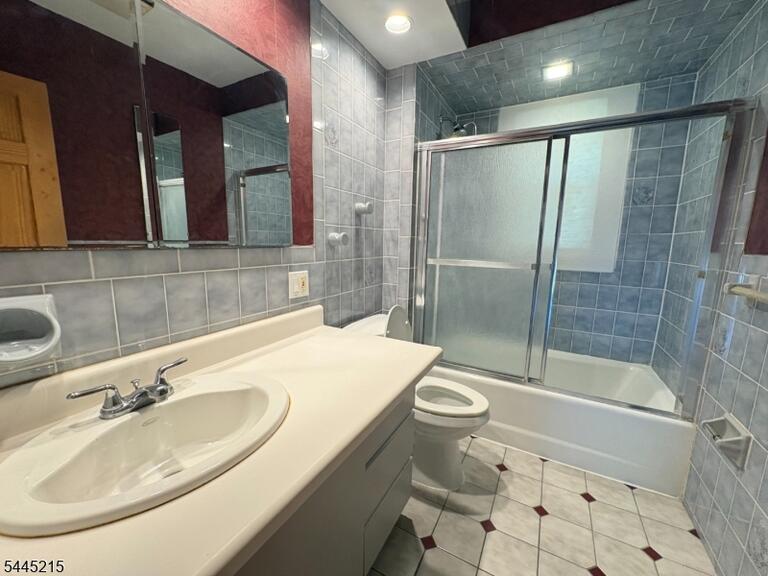 Property listing MLS 4039293 photo 12