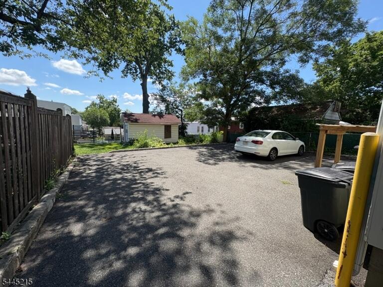 Property listing MLS 4039293 photo 2