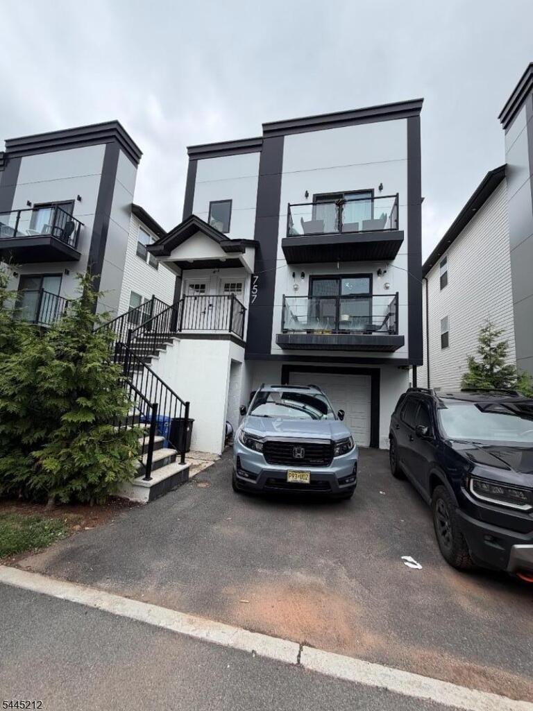 Property listing MLS 4039299 photo 1