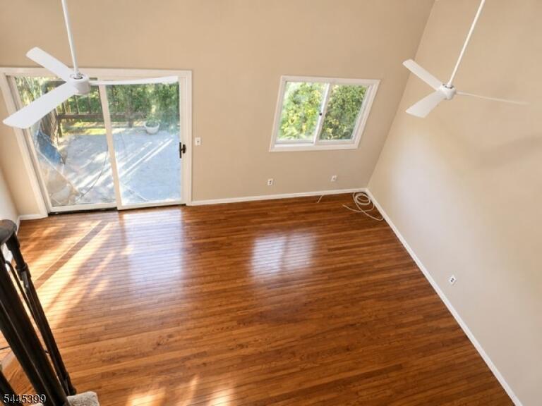 Property listing MLS 4039450 photo 3
