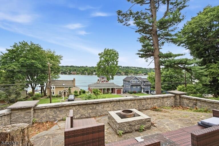 Property listing MLS 4039543 photo 2