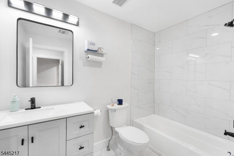 Property listing MLS 4039568 photo 17
