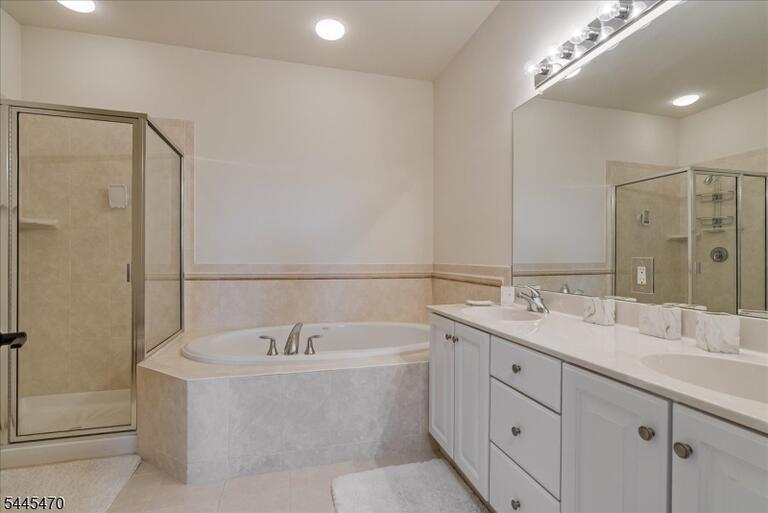 Property listing MLS 4039584 photo 11