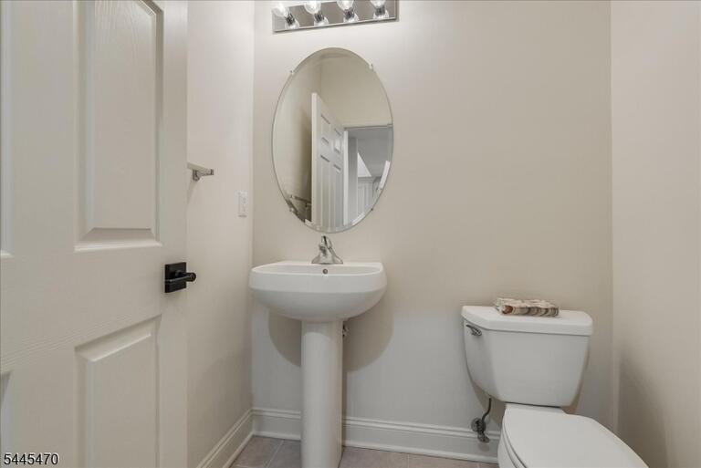 Property listing MLS 4039584 photo 25