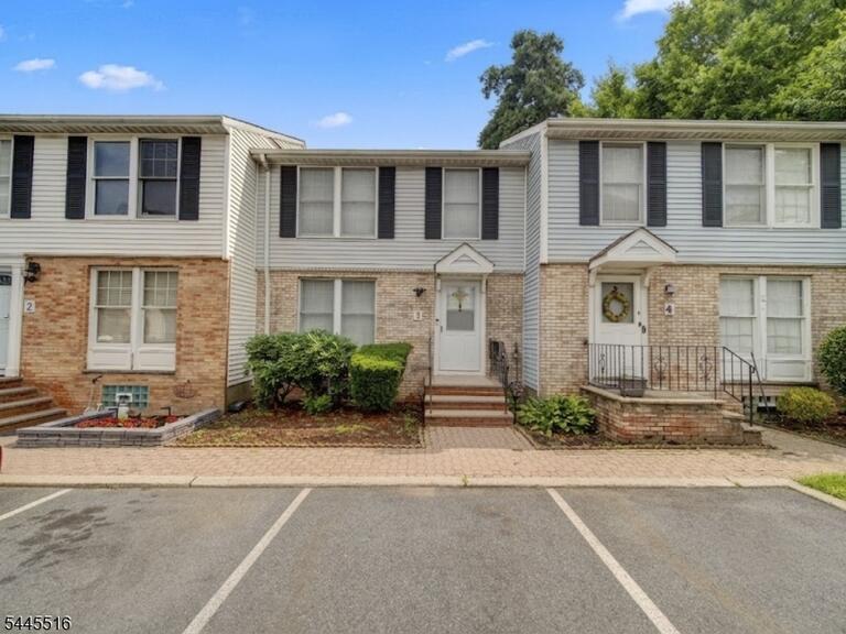 Property listing MLS 4039595 photo 1
