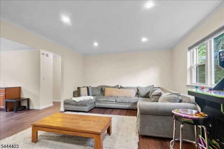 Property listing MLS 4039663 photo 3