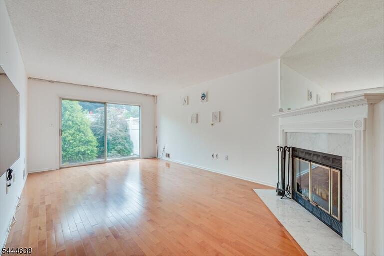 Property listing MLS 4039771 photo 13