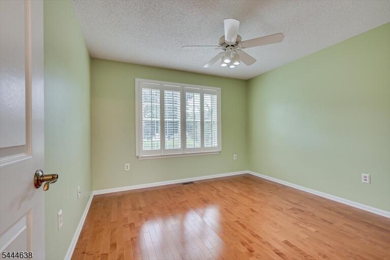 Property listing MLS 4039771 photo 25