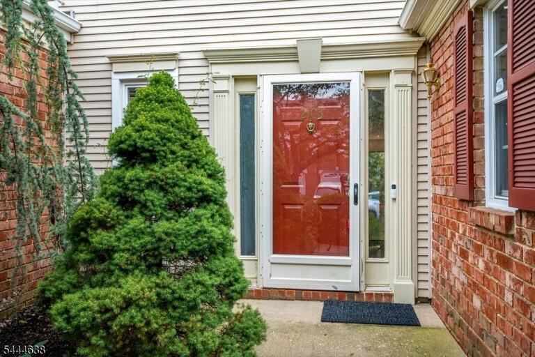 Property listing MLS 4039771 photo 3