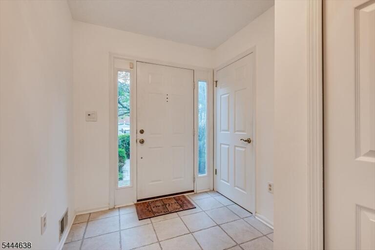 Property listing MLS 4039771 photo 4