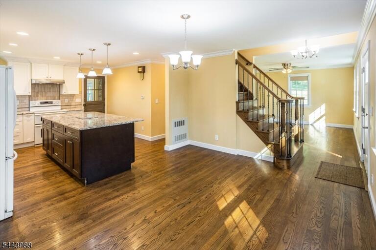 Property listing MLS 4039850 photo 8