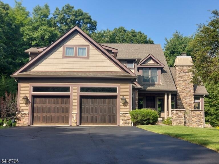 Property listing MLS 4039880 photo 3