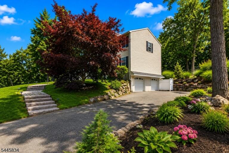 Property listing MLS 4039913 photo 2