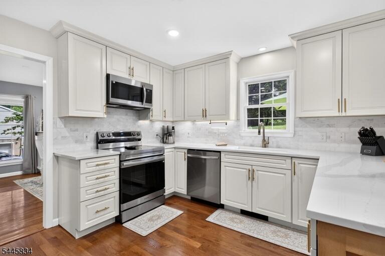 Property listing MLS 4039913 photo 8
