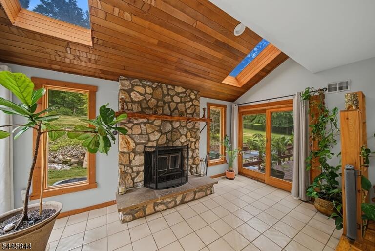 Property listing MLS 4039938 photo 13