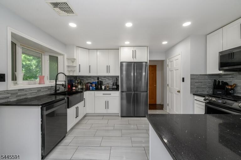 Property listing MLS 4039950 photo 10