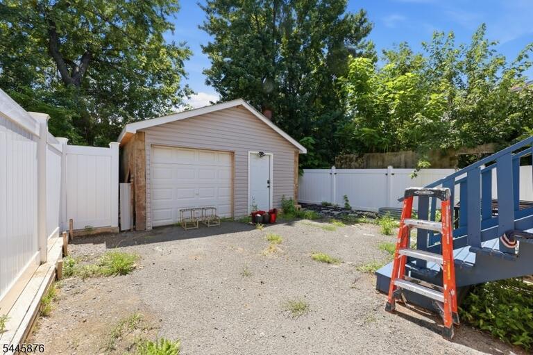 Property listing MLS 4039954 photo 13
