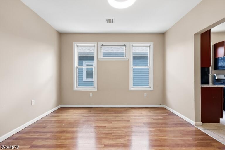 Property listing MLS 4039954 photo 2