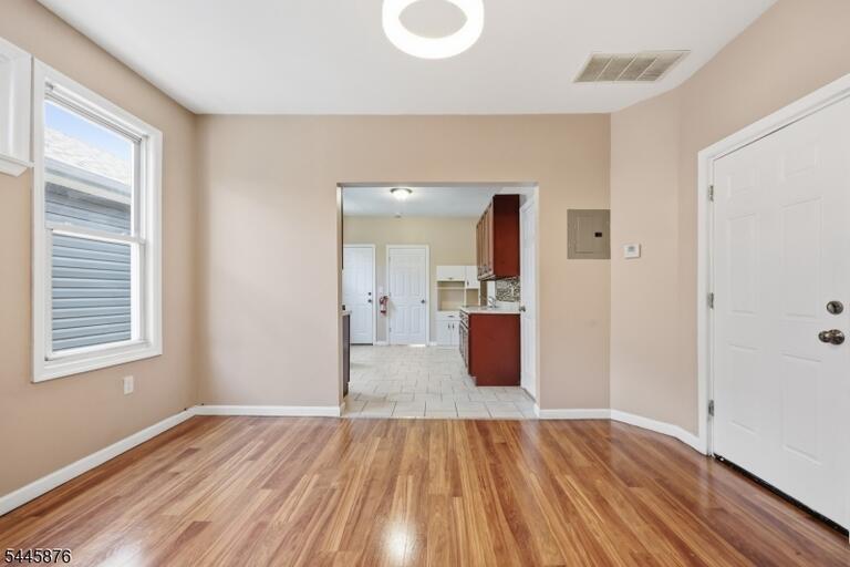 Property listing MLS 4039954 photo 3