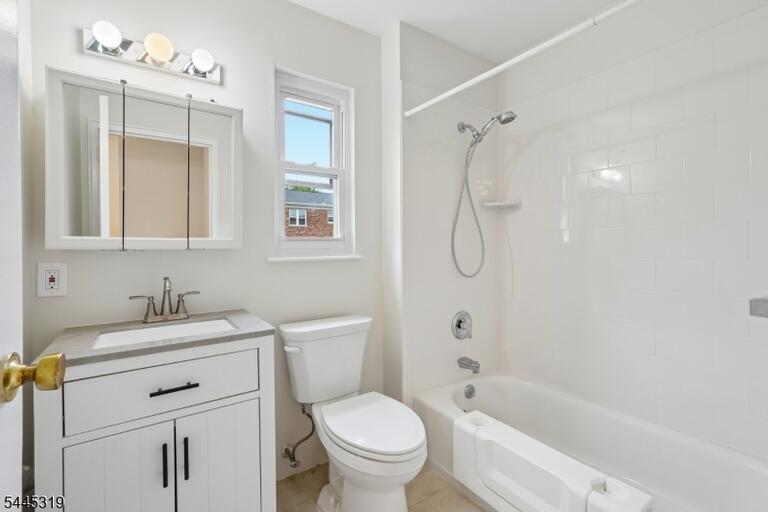 Property listing MLS 4039979 photo 16