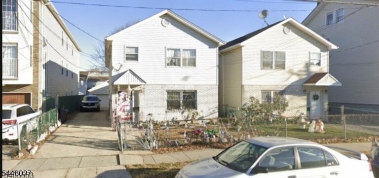Property listing MLS 4040091 photo 1