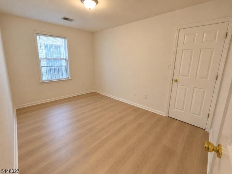 Property listing MLS 4040091 photo 10
