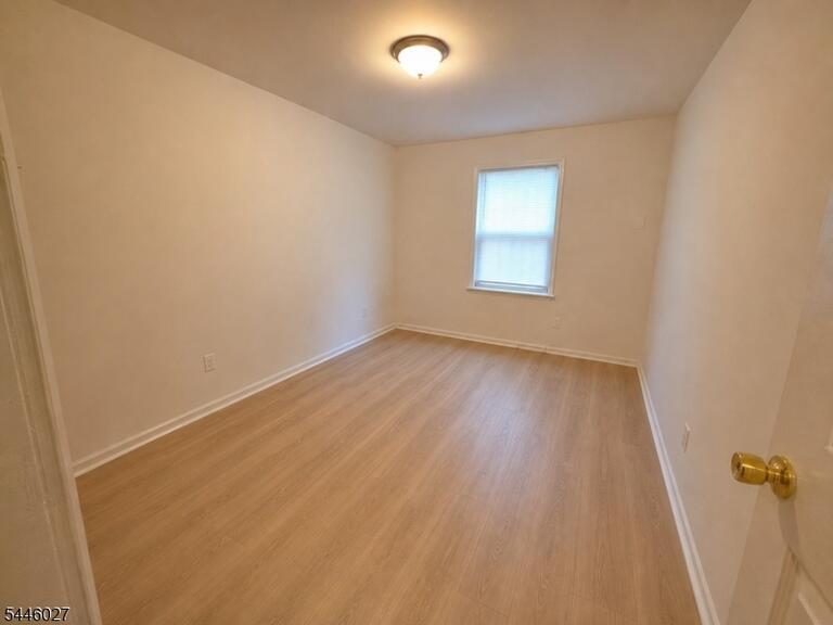 Property listing MLS 4040091 photo 9