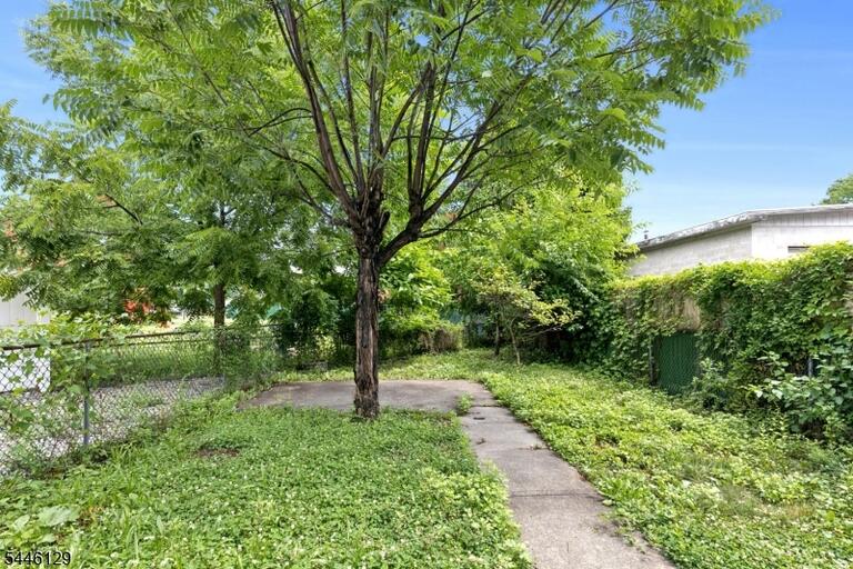 Property listing MLS 4040160 photo 25